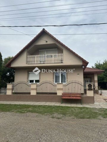 Eladó családi ház, Mezőfalván 43 M Ft, 3 szobás