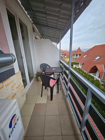 Eladó családi ház, Hévízen 222.2 M Ft, 11 szobás