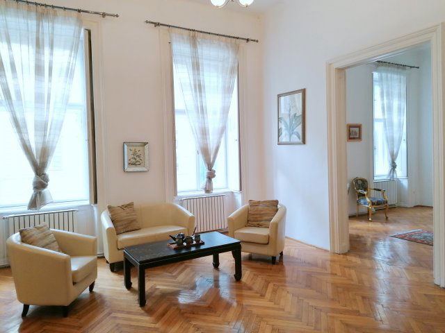 Kiadó téglalakás, albérlet, V. kerületben, Váci utcában