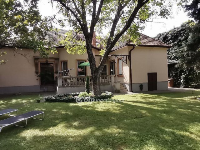 Eladó családi ház, Békéscsabán 119 M Ft, 5 szobás