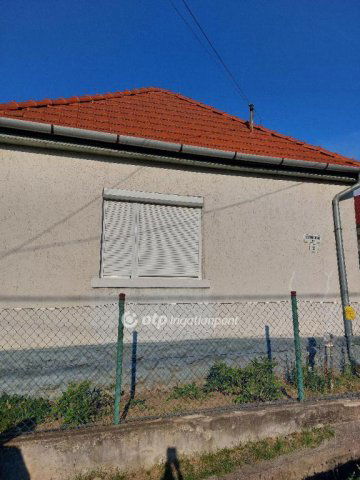 Eladó családi ház, Somoskőújfalun 9.7 M Ft, 2 szobás