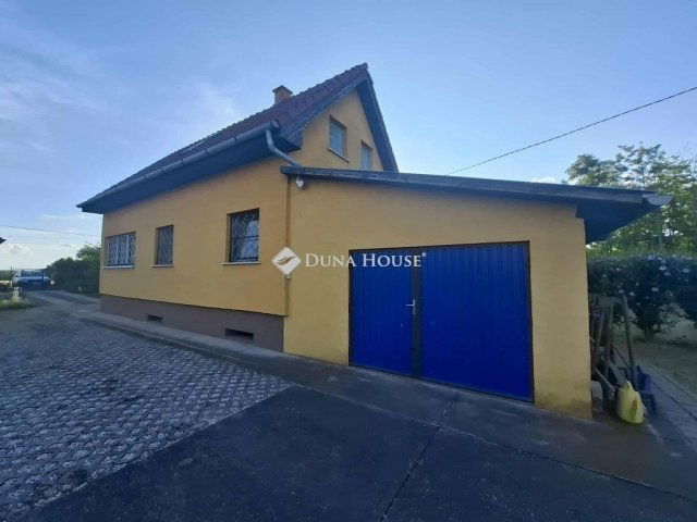 Eladó családi ház, Tóalmáson 29 M Ft, 3+2 szobás