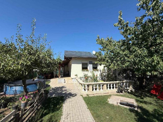 Eladó családi ház, Budapesten, XI. kerületben 75 M Ft, 2 szobás