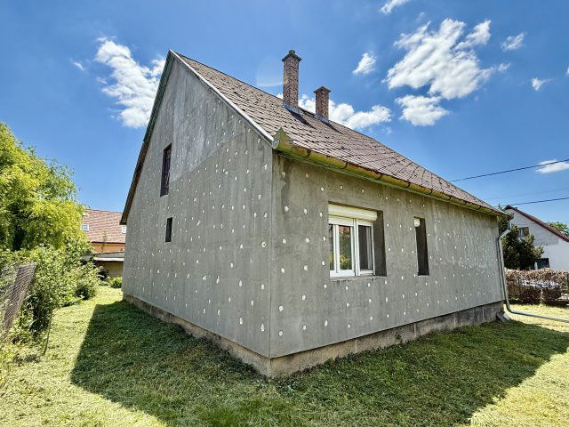 Eladó családi ház, Pátyon 74.9 M Ft, 2 szobás