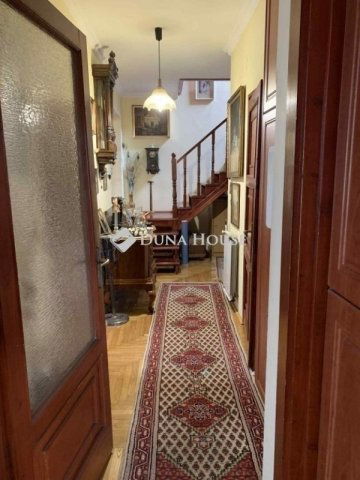 Eladó családi ház, Vecsésen 149.9 M Ft, 5 szobás