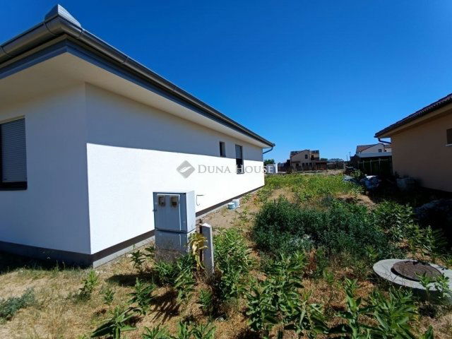 Eladó családi ház, Mórahalmon 79.972 M Ft, 4 szobás