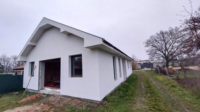 Eladó családi ház, Győrújbaráton 110 M Ft, 4 szobás