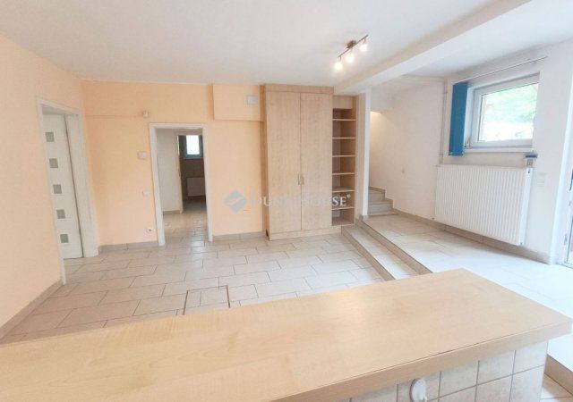 Eladó családi ház, Budapesten, X. kerületben 265 M Ft, 7 szobás