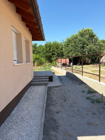 Eladó családi ház, Bugyin 96 M Ft, 3 szobás