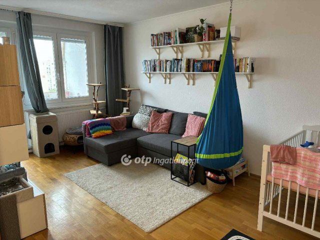 Eladó panellakás, Budapesten, XI. kerületben 98 M Ft, 1+3 szobás