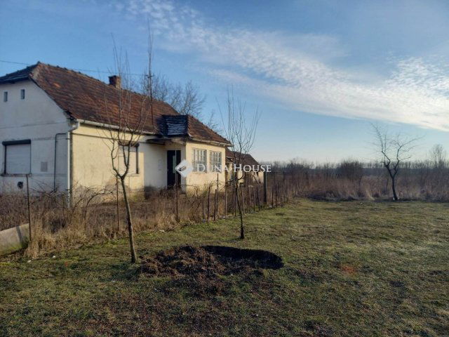 Eladó családi ház, Beregdarócon 3.5 M Ft, 2 szobás