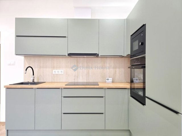 Eladó téglalakás, Pécsett 59.9 M Ft, 3 szobás