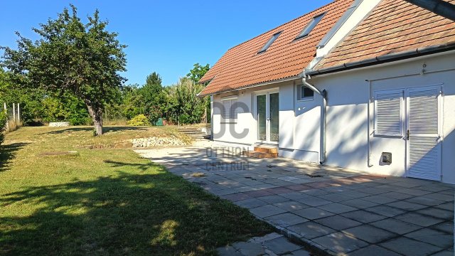 Eladó nyaraló, Balatonlelleén 79.8 M Ft, 6 szobás