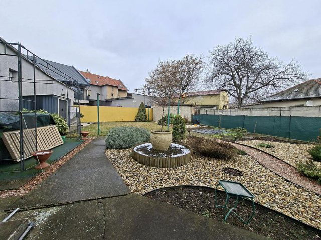 Eladó családi ház, Budapesten, X. kerületben 71.9 M Ft, 2 szobás