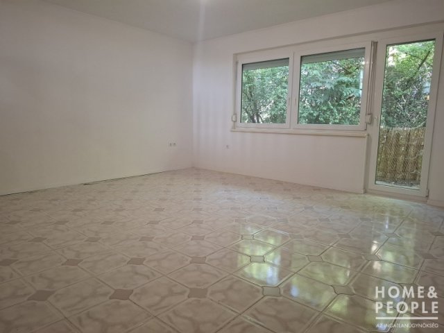 Eladó családi ház, Szegeden 107.99 M Ft, 5 szobás