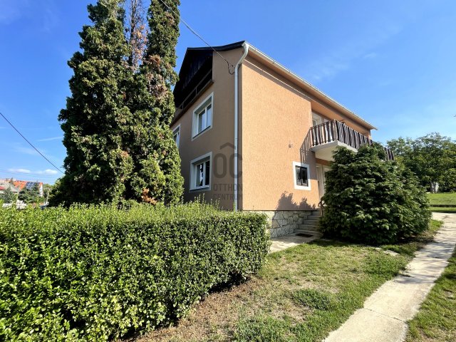 Eladó családi ház, Veszprémfajszon 130 M Ft, 5 szobás