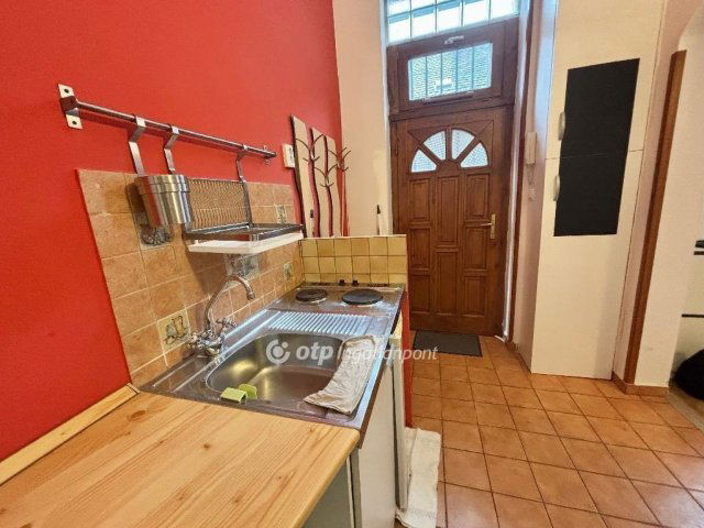 Eladó téglalakás, Budapesten, VII. kerületben 48 M Ft, 1 szobás