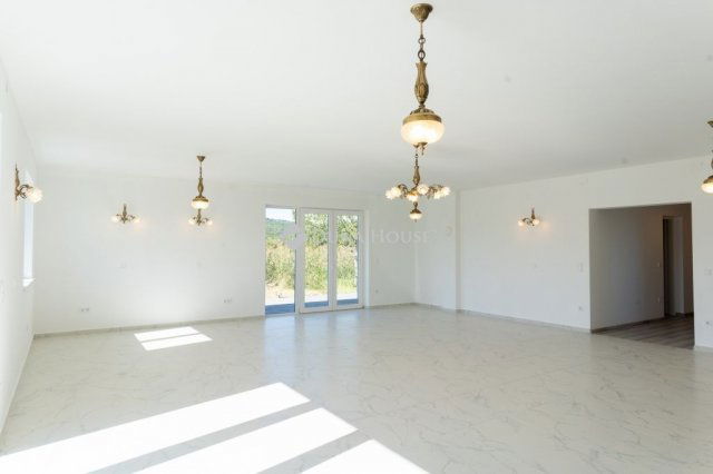 Eladó családi ház, Pomázon 270 M Ft, 5 szobás