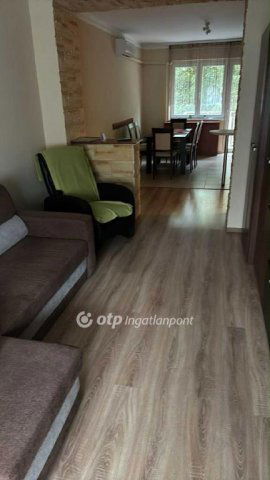 Eladó téglalakás, Szolnokon 44.9 M Ft, 2+1 szobás