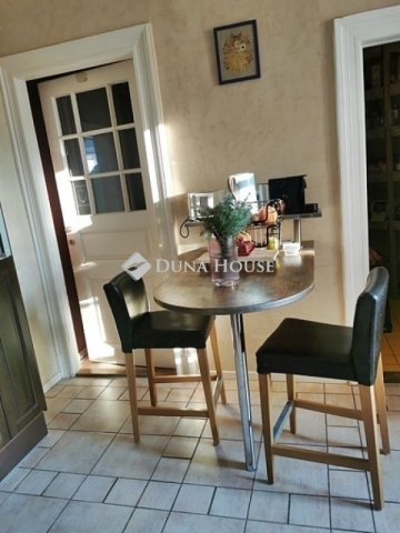 Eladó téglalakás, Szegeden 128 M Ft, 3 szobás