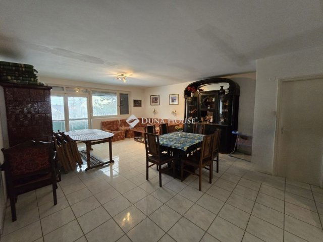 Eladó családi ház, Alsóörsön 159 M Ft, 7 szobás