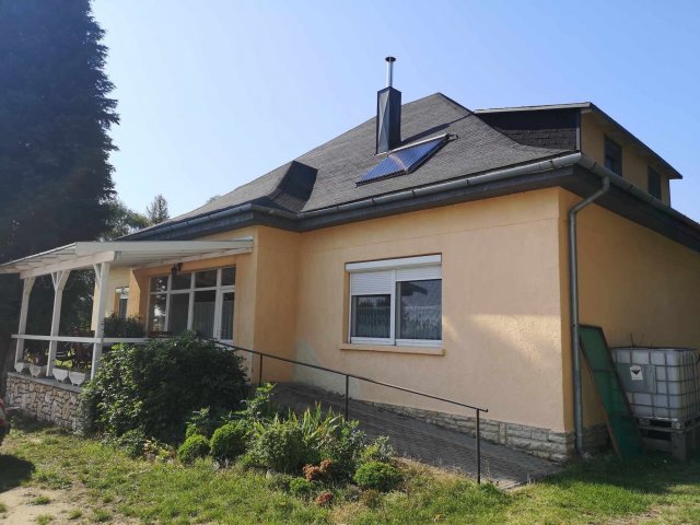 Eladó családi ház, Olaszfalun 130 M Ft, 11 szobás