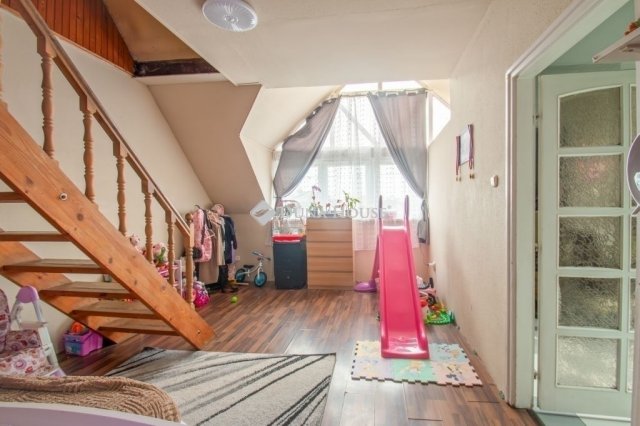 Eladó ikerház, Budapesten, XVI. kerületben 144.9 M Ft, 7 szobás