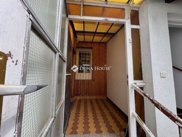 Eladó családi ház, Budapesten, III. kerületben 140 M Ft