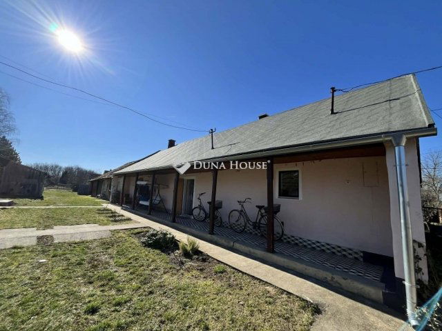 Eladó családi ház, Szakályon 11 M Ft, 3 szobás