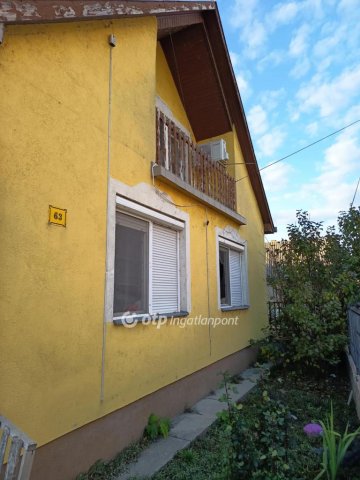 Eladó családi ház, Tiszaföldváron 13 M Ft, 3 szobás