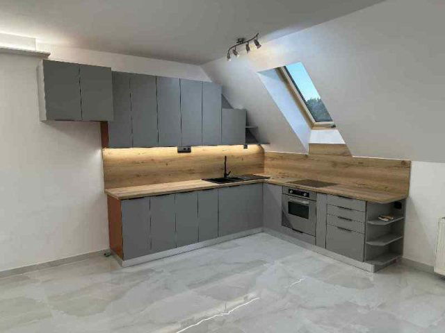 Kiadó téglalakás, albérlet, Pécsett, Móricz Zsigmond téren