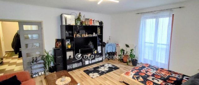 Eladó téglalakás, Győrött 80.5 M Ft, 3 szobás