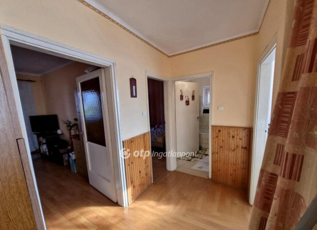 Eladó családi ház, Pusztaszabolcson 66 M Ft, 3 szobás