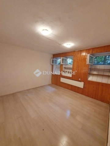 Eladó téglalakás, Budapesten, XIV. kerületben 34 M Ft, 2 szobás