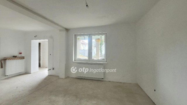 Eladó családi ház, Jászberényben 43.5 M Ft, 2 szobás