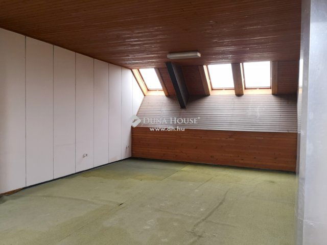 Eladó családi ház, Zalaegerszegen 295 M Ft, 24 szobás