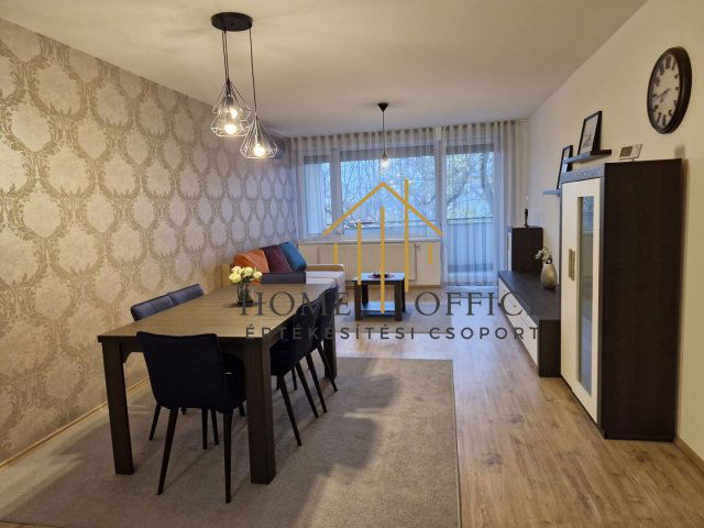 Eladó téglalakás, Debrecenben 115 M Ft, 3 szobás