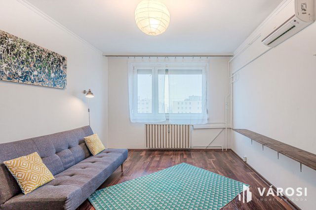 Eladó panellakás, Szegeden 49.9 M Ft, 3 szobás