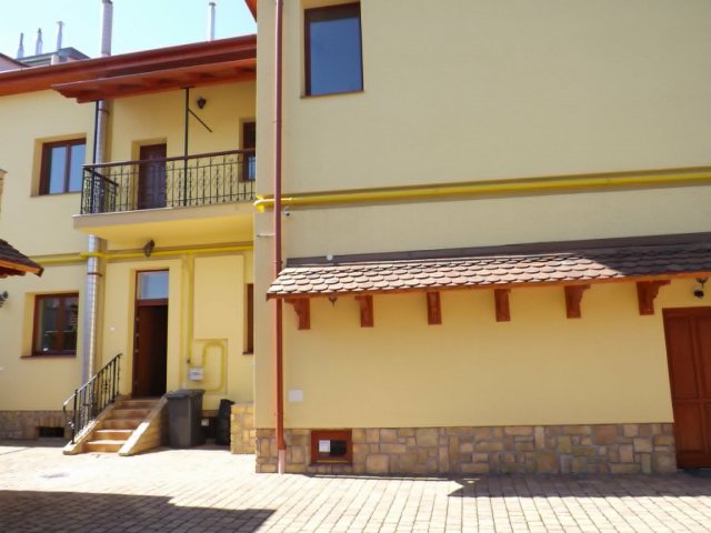 Kiadó ipari ingatlan, Szolnokon, Baross utcában 550 E Ft / hó