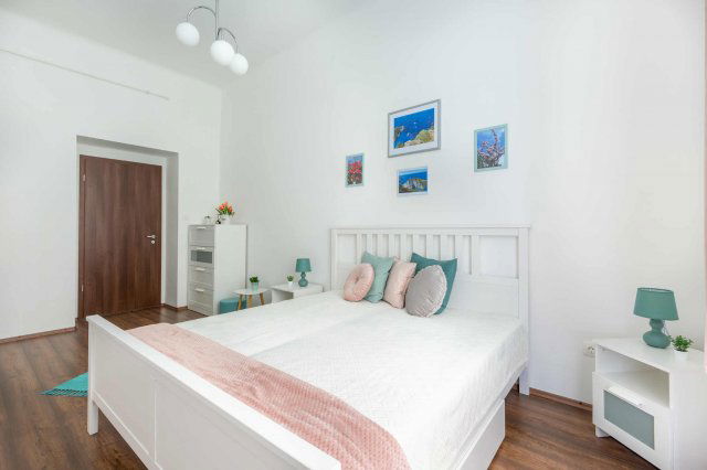 Kiadó téglalakás, albérlet, Budapesten, VI. kerületben