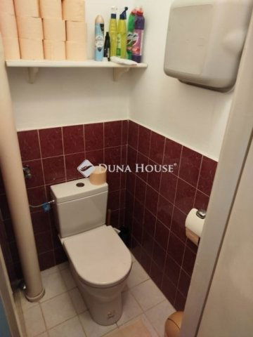 Eladó családi ház, Velencén 99 M Ft, 6 szobás