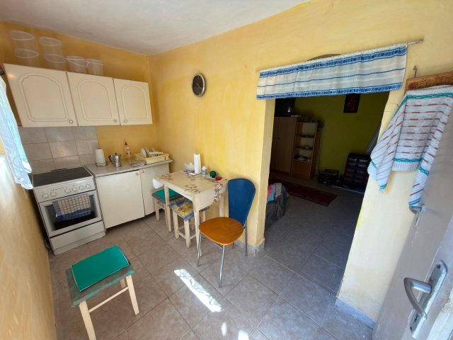 Eladó nyaraló, Komlón 4.9 M Ft, 2 szobás / költözzbe.hu