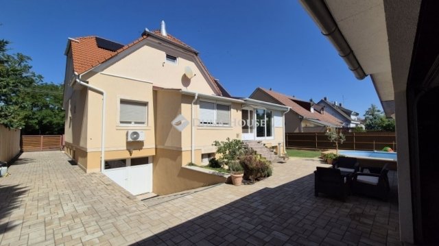 Eladó családi ház, Kecskeméten 165 M Ft, 4 szobás