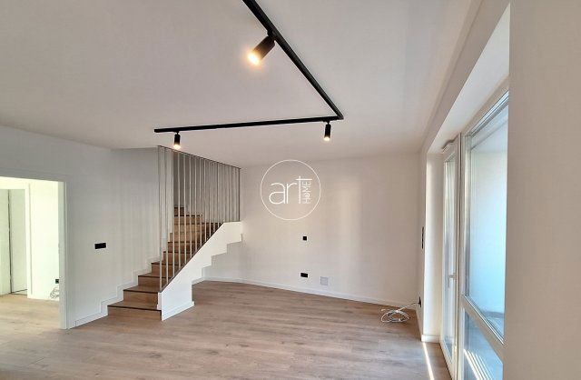 Eladó téglalakás, Szegeden 95.9 M Ft, 4 szobás