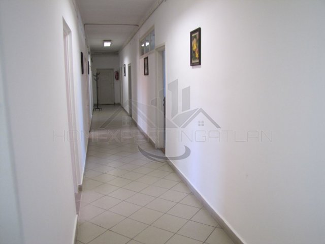 Kiadó iroda, Győrött 600 E Ft / hó, 8 szobás