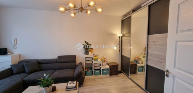 Eladó panellakás, Budapesten, III. kerületben 68.5 M Ft, 2 szobás