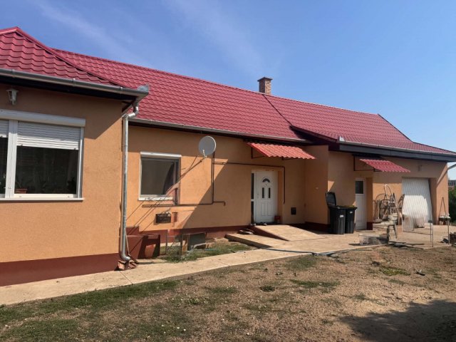 Eladó családi ház, Hosszúpályin 35 M Ft, 3 szobás