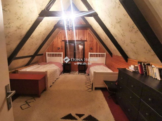 Eladó családi ház, Pilisszentkereszten 109 M Ft, 6 szobás