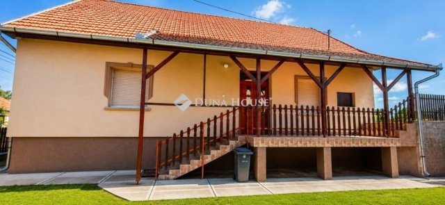 Eladó családi ház, Tápiószentmártonon 59.5 M Ft, 3+1 szobás