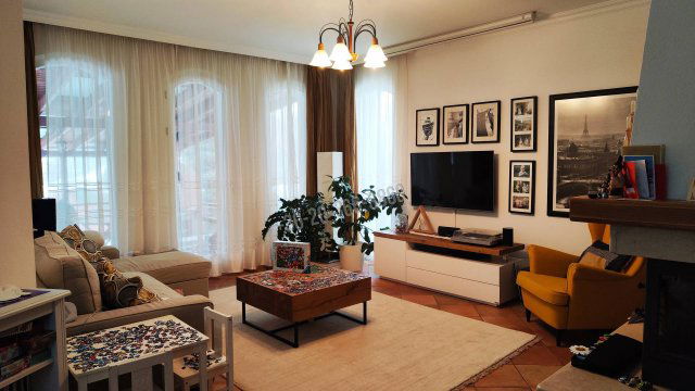 Eladó családi ház, Nagykovácsiban 219 M Ft, 4 szobás